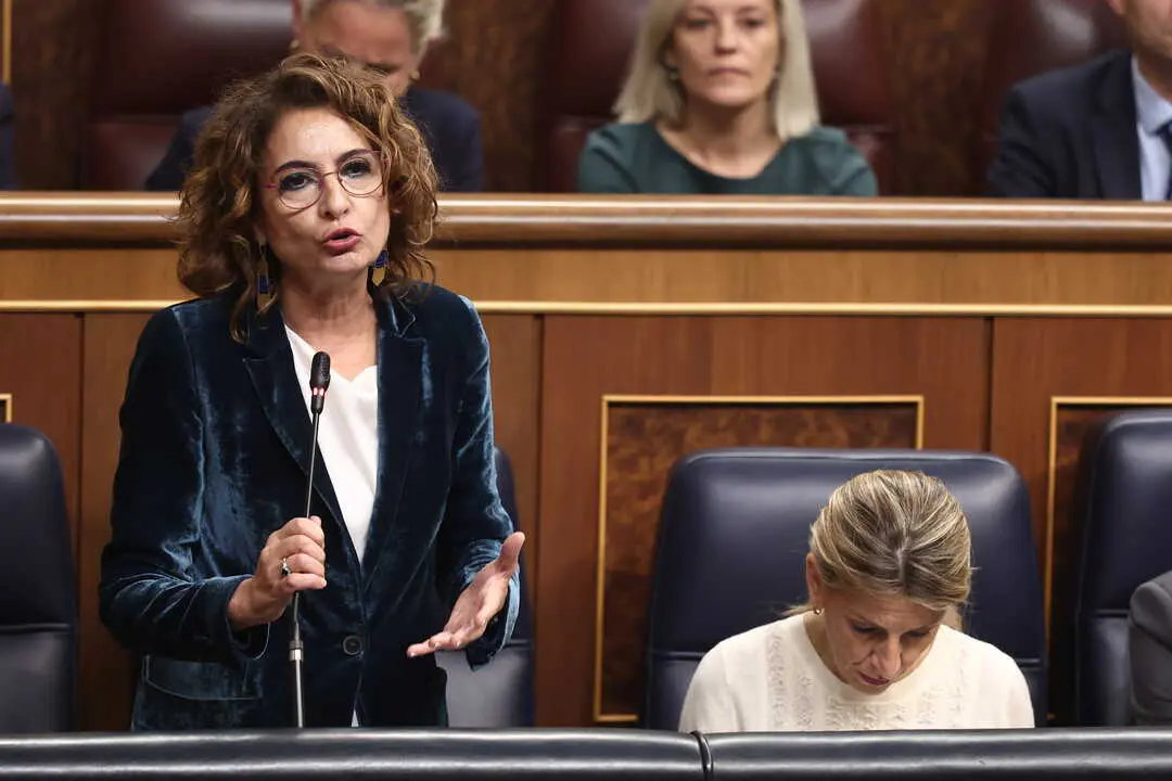 La vicepresidenta primera y ministra de Hacienda, Mar&iacute;a Jes&uacute;s Montero. / EP