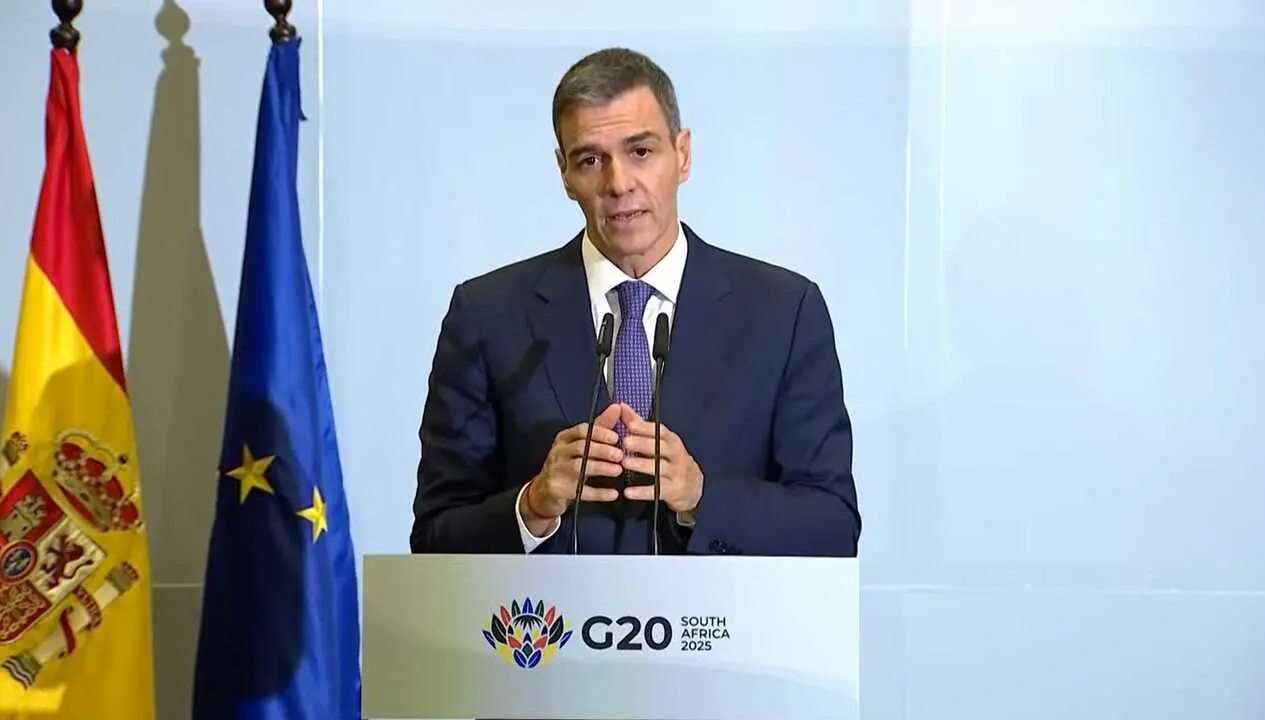El presidente del Gobierno, Pedro S&aacute;nchez, en rueda de prensa desde Johannesburgo. / EP