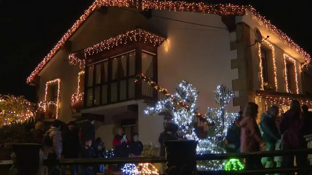 Quijano ha pasado de ser un rinc&oacute;n tranquilo de Cantabria a uno de los referentes navide&ntilde;os de Espa&ntilde;a. / Telecinco