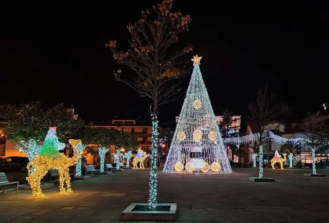 Luces de Navidad en Suances. / A.E