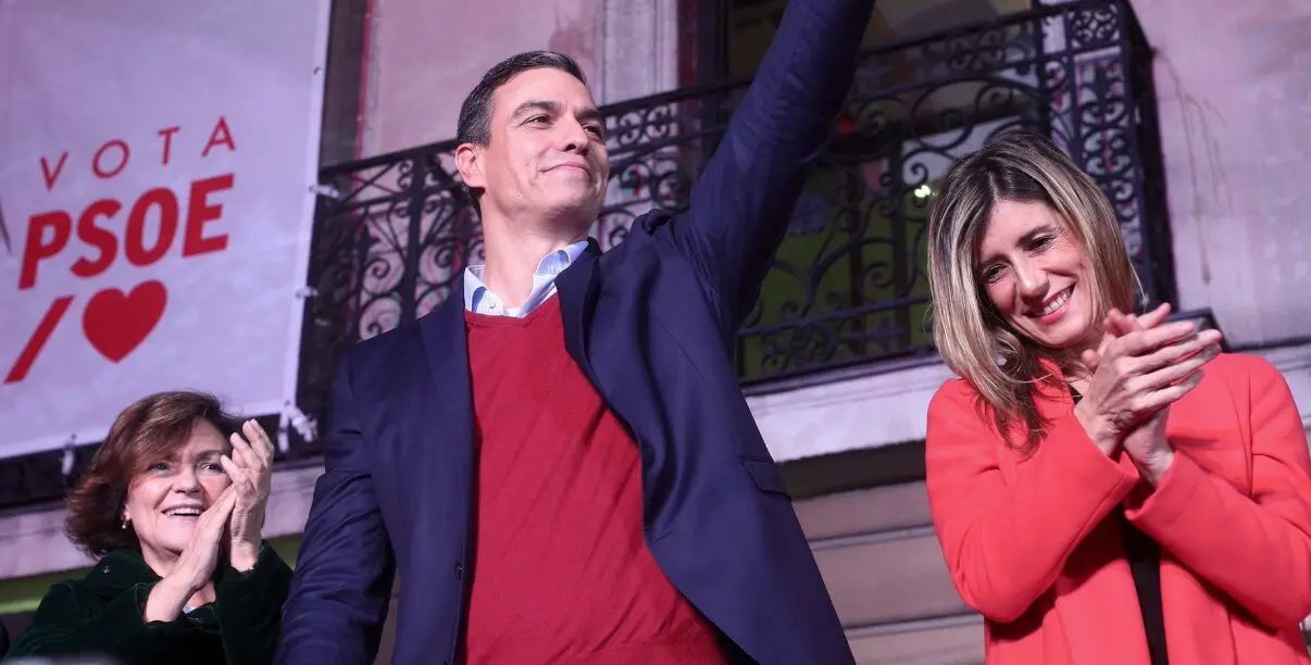 Carmen Calvo, Pedro S&aacute;nchez y Bego&ntilde;a G&oacute;mez celebran los resultados electorales del 10 de noviembre de 2019 en la sede del PSOE en Madrid.
Foto de archivo
Firma: Eduardo Parra / Europa Press