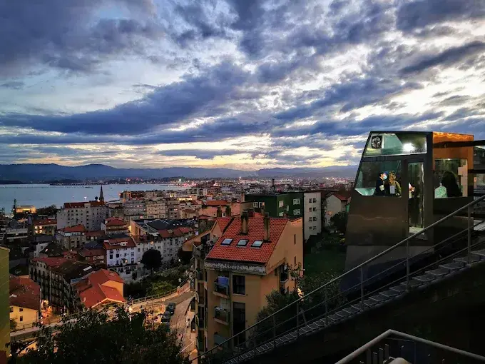 M&aacute;s all&aacute; del centro, Santander esconde otra ciudad. / EP
