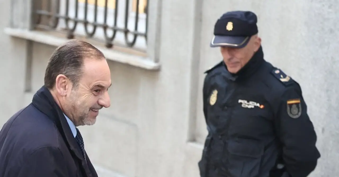 El exministro Jos&eacute; Luis Abalos a su llegada al Tribunal Supremo, a 27 de noviembre de 2025, en Madrid (Espa&ntilde;a). Eduardo Parra / Europa Press