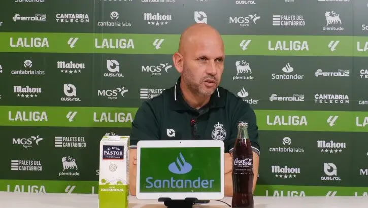 Jos&eacute; Alberto, t&eacute;cnico del Racing, en rueda de prensa previa al duelo copero ante la Ponferradina.