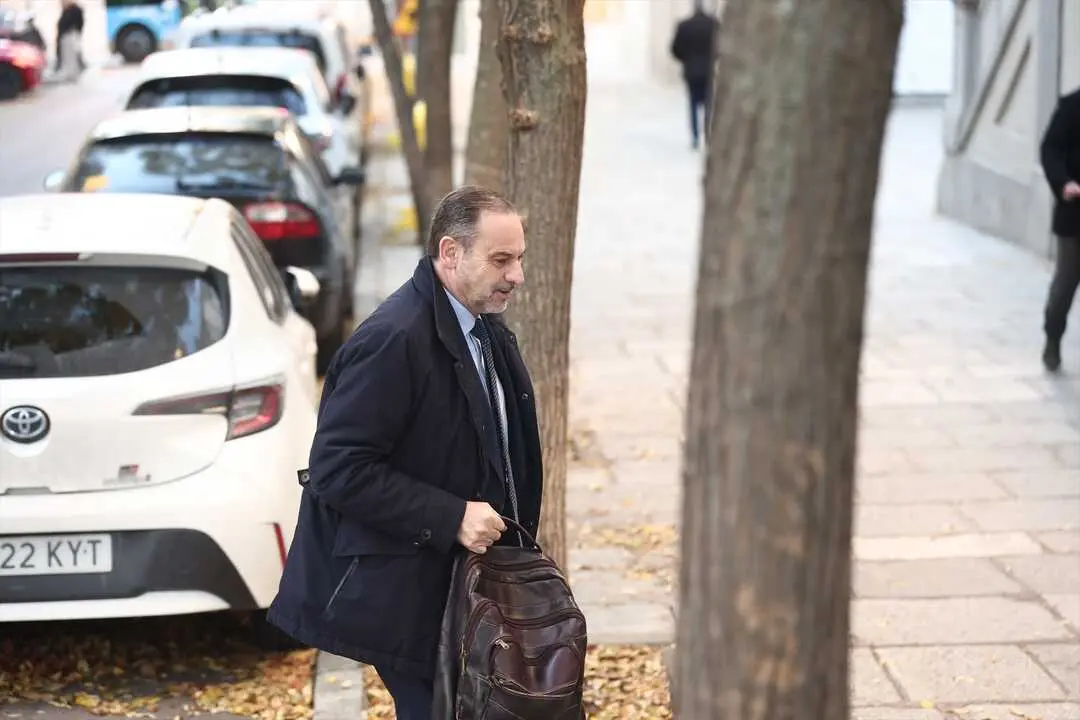 El exministro Jos&eacute; Luis &Aacute;balos a su llegada al Tribunal Supremo. / Eduardo Parra