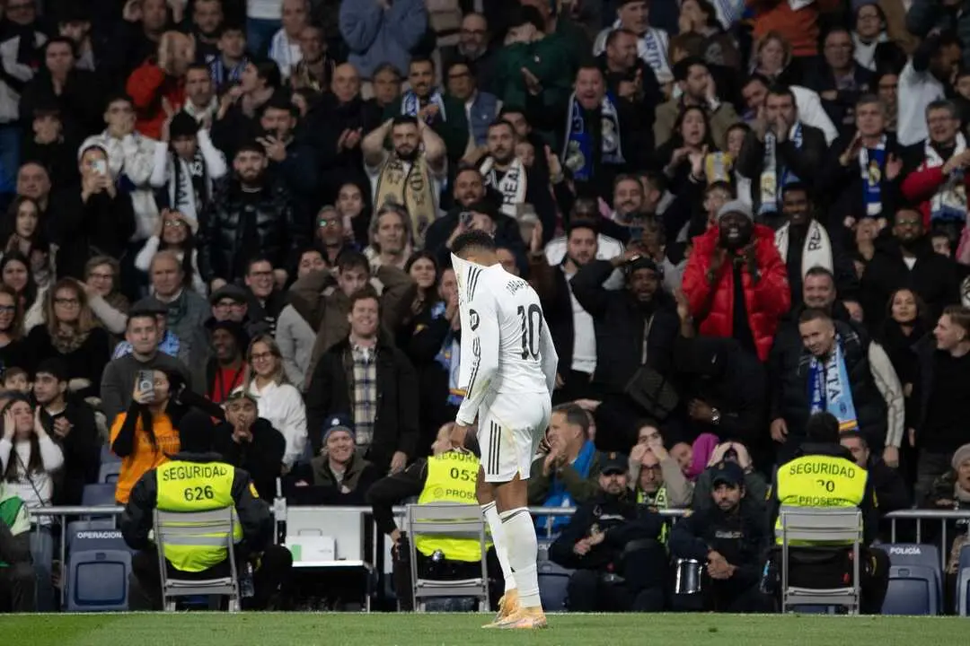 Mbapp&eacute; se lamenta tras la derrota en el Bernab&eacute;u. / EP