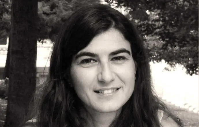 La autora c&aacute;ntabra Noelia Palacio publica el libro de poemas &lsquo;Cruzar la noche&rsquo;. / x