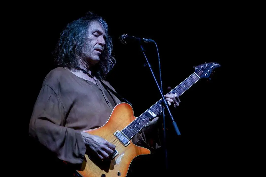 El cantante Roberto Iniesta, 'Robe', durante un concierto en el Auditorio Miguel R&iacute;os. / Ricardo Rubio