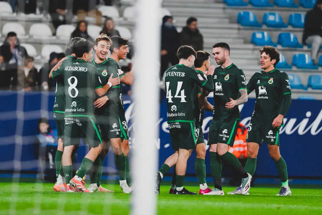 Los jugadores del Racing celebran uno de los goles del partido de Copa. / RRC