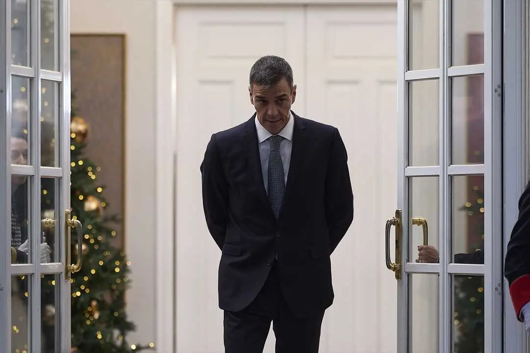 El presidente del Gobierno, Pedro S&aacute;nchez, antes de recibir al presidente del Estado de Palestina, Mahmoud Abbas, en el Palacio de La Moncloa, a 10 de diciembre de 2025, en Madrid (Espa&ntilde;a). Abbas realiza una visita de trabajo a nuestro pa&iacute;s con el fin de mantener varios encuentros e intercambiar opiniones sobre la nueva etapa que se inicia tras el acuerdo de alto el fuego para la Franja de Gaza.
Fecha: 10/12/2025. leer menos

Firma: Jes&uacute;s Hell&iacute;n / Europa Press