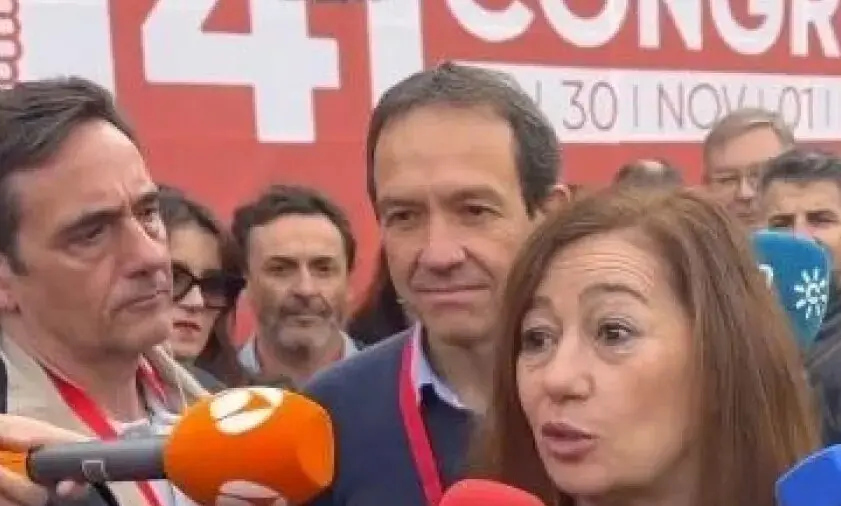 Marc Pons (izquierda) y Francina Armengol en la ejecutiva del PSIB el a&ntilde;o pasadoPSIB-PSOE