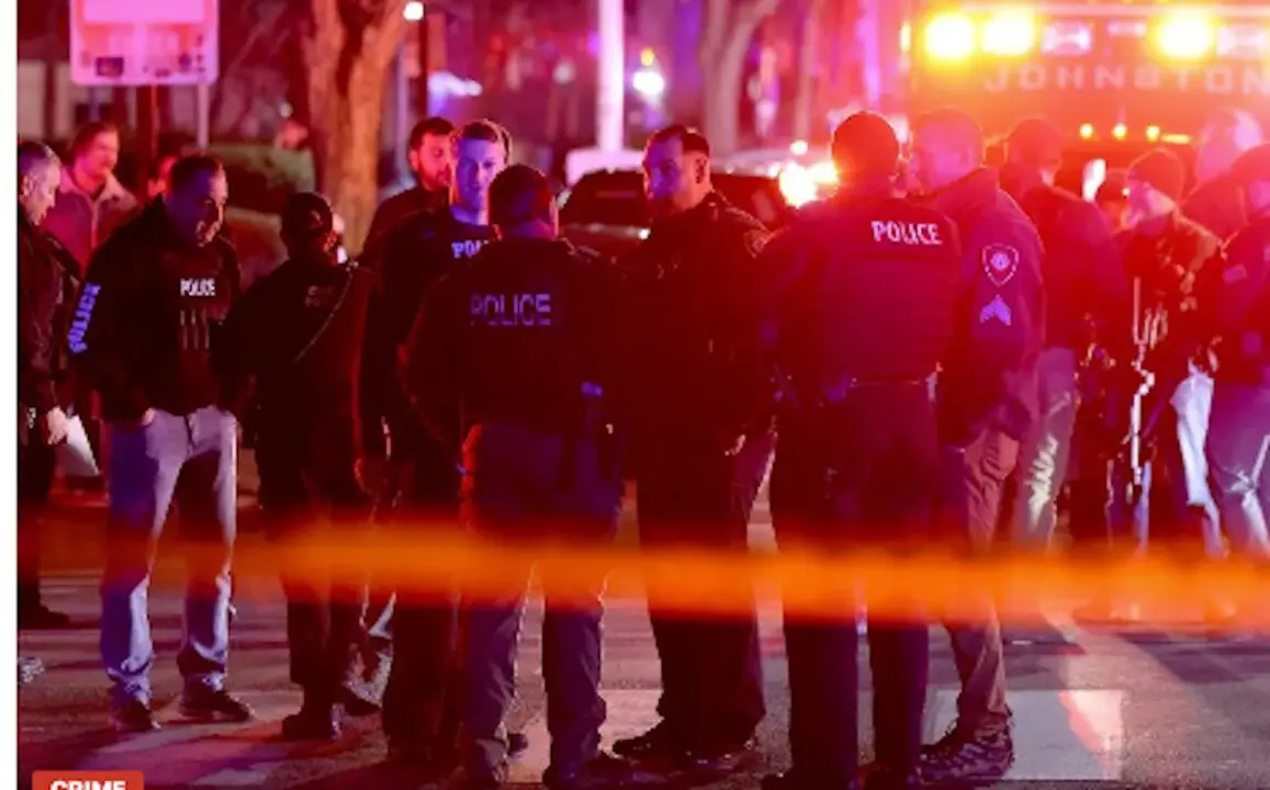 Dos personas murieron y otras nueve resultaron heridas despu&eacute;s de un tiroteo masivo en la Universidad Brown en Providence, Rhode Island , el s&aacute;bado, anunci&oacute; el alcalde Brett Smiley.