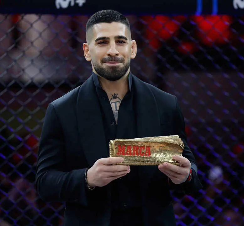 Ilia Topuria, doble campe&oacute;n mundial de UFC, recibe el premio MARCA Leyenda como reconocimiento a su hist&oacute;rica temporada en las artes marciales mixtas.
