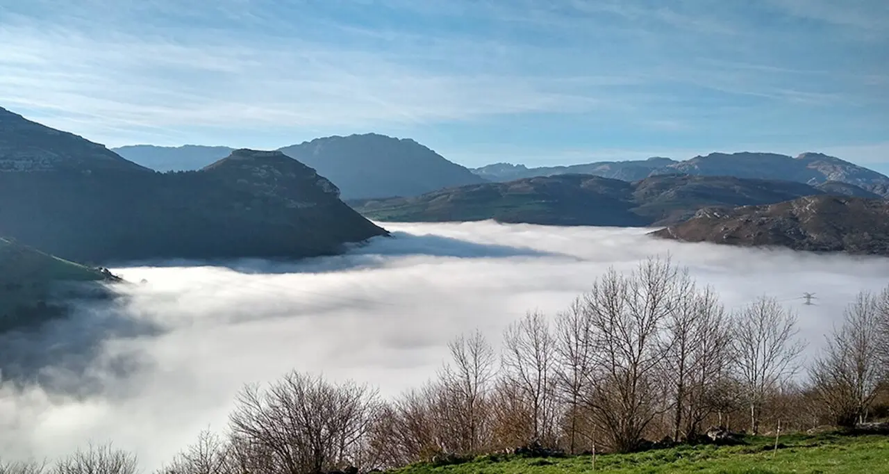 A simple vista, Matienzo parece un tranquilo valle verde rodeado de monta&ntilde;as. / Unican