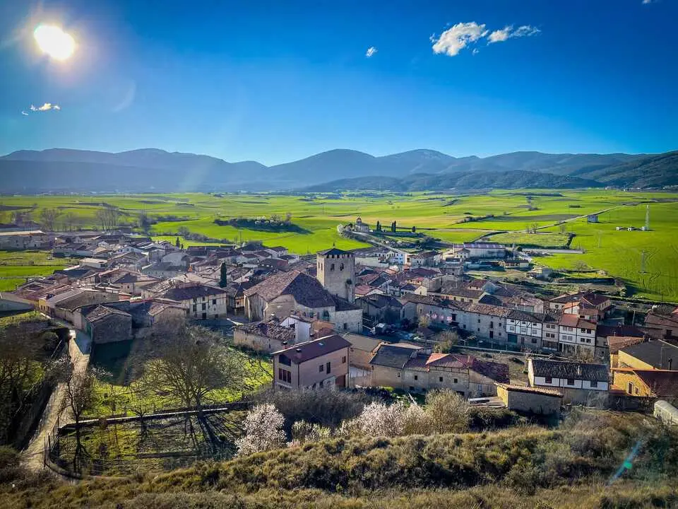 Santa Gadea del Cid no es solo un nombre con fuerza: es una villa con alma medieval. / A.E