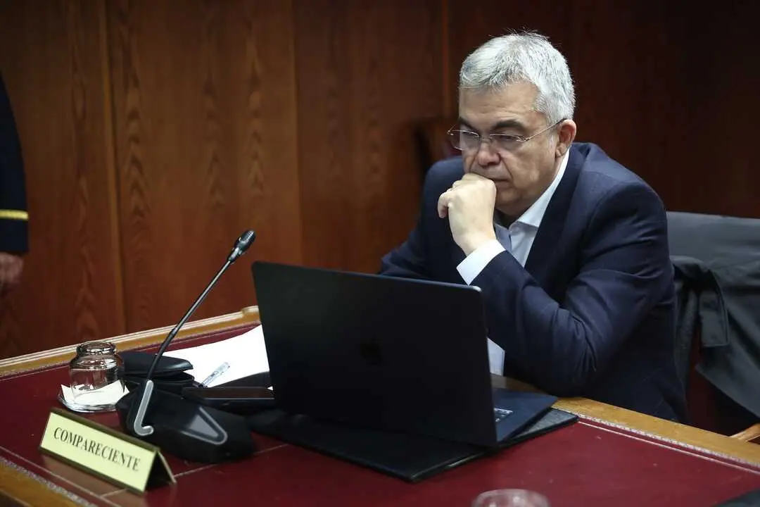 El ex secretario de Organizaci&oacute;n del PSOE Santos Cerd&aacute;n comparece ante la Comisi&oacute;n de Investigaci&oacute;n del &lsquo;caso Koldo&rsquo;, en el Senado. / Eduardo Parra