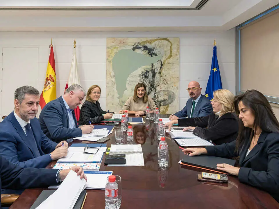 La presidenta de Cantabria, Mar&iacute;a Jos&eacute; Sa&eacute;nz de Buruaga, preside el Consejo de Ministros de Cantabria. / A.E