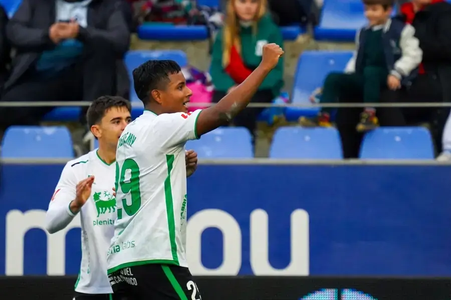 Jeremy Ar&eacute;valo, la joya de la cantera y sensaci&oacute;n de LaLiga Hypermotion. / rrc