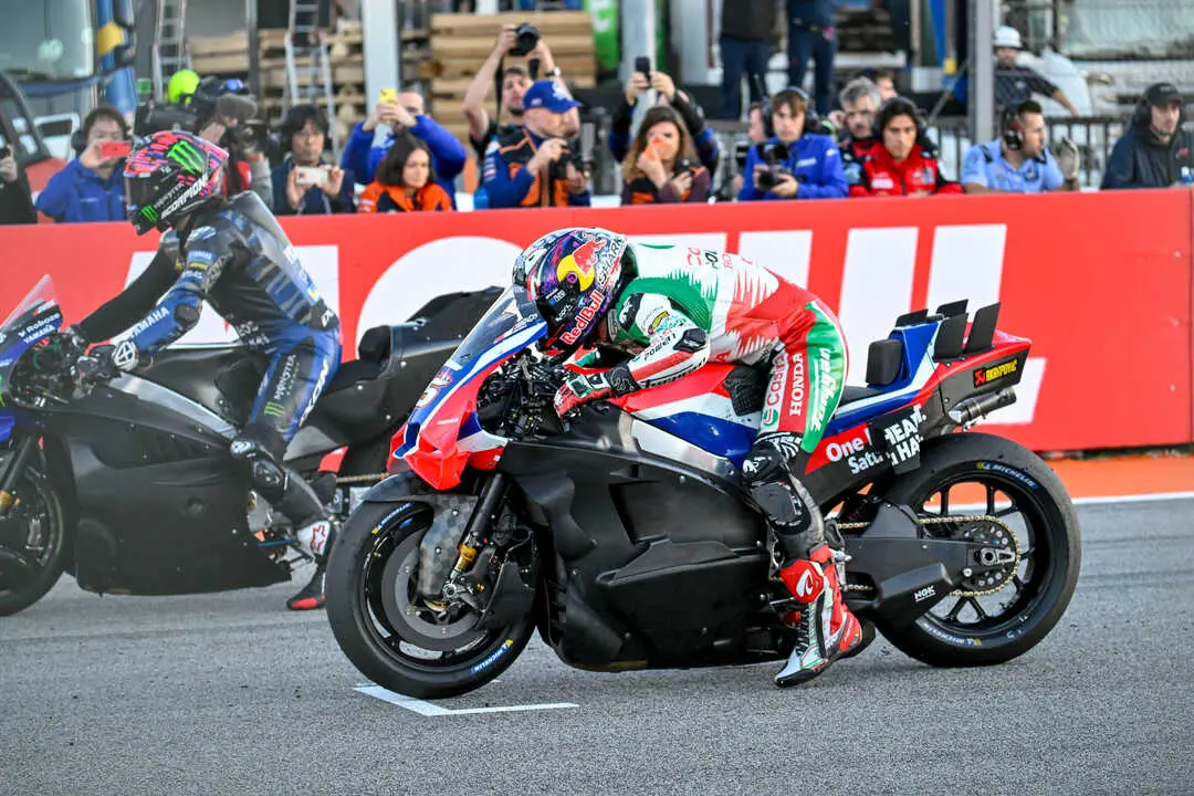 El ranking de ca&iacute;das de MotoGP 2025 pone los focos sobre Zarco, Miller y &Aacute;lex M&aacute;rquez, los &ldquo;m&aacute;s valientes&rdquo;... o los m&aacute;s alocados. / EP
