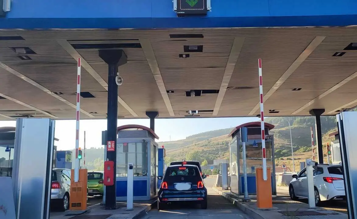 Peaje del Huerna, Autopista AP-66, argayo. / EP