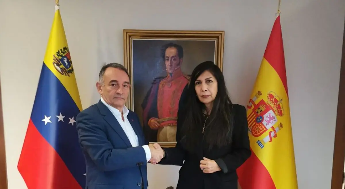 Enrique Santiago, el comunista de Sumar en un tuit de hoy mismo contra EEUU.