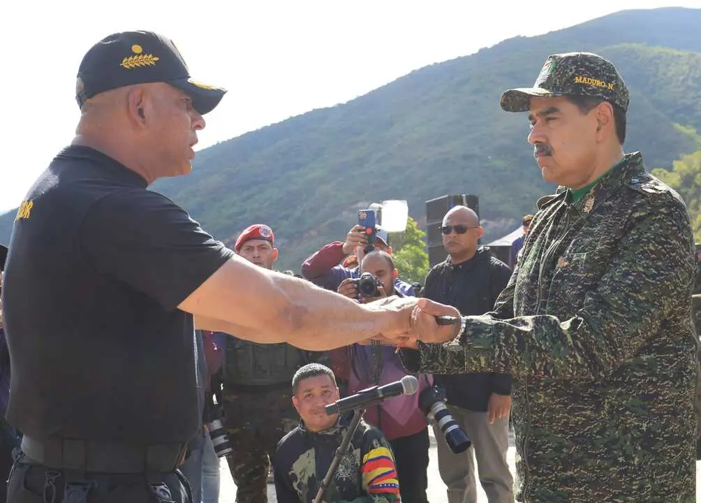 El presidente de Venezuela, Nicol&aacute;s Maduro, y el ministro de Defensa, Vladimir Padrino L&oacute;pez. / EP