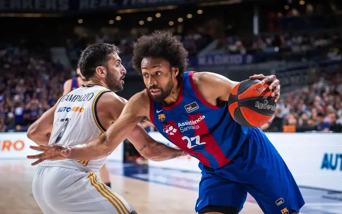 El Madrid, l&iacute;der s&oacute;lido, y el Bar&ccedil;a, en plena resurrecci&oacute;n, chocan en un duelo con sabor a final anticipada. / BAR&Ccedil;A