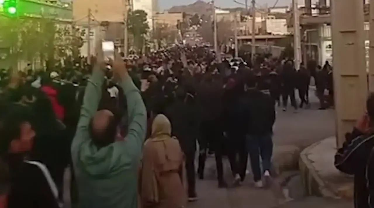 Se han registrado manifestaciones, huelgas y concentraciones callejeras en docenas de ciudades de varias provincias.
