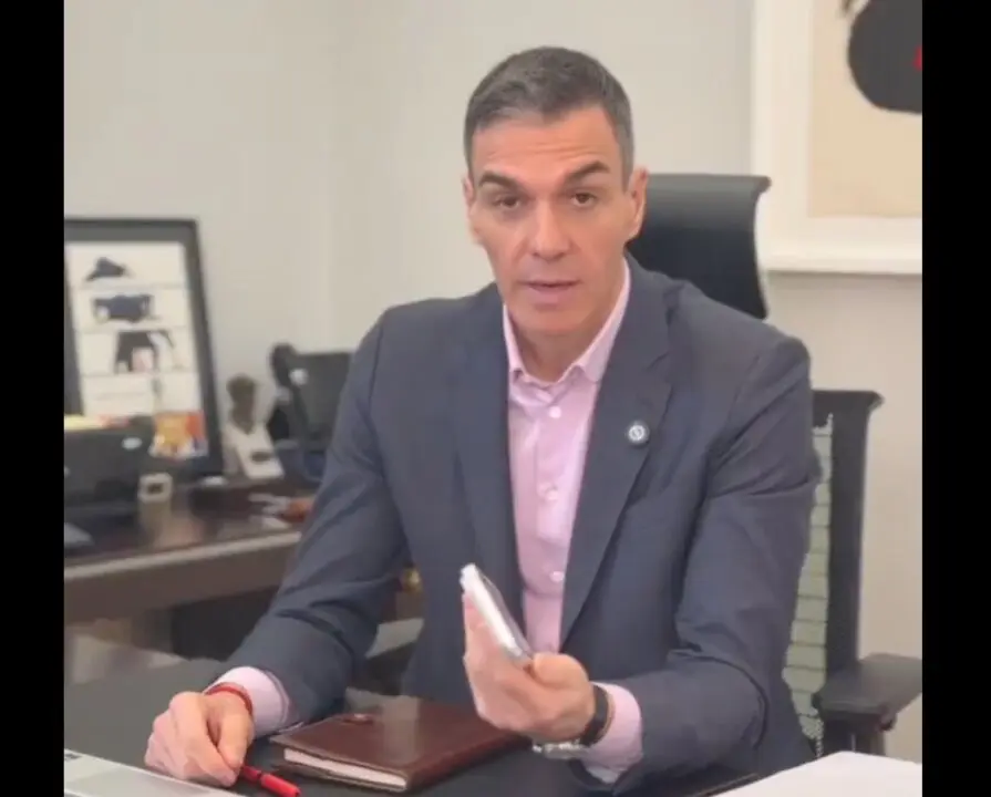 S&aacute;nchez durante el v&iacute;deo tratando de explicar la Ley de Rectificaci&oacute;n.