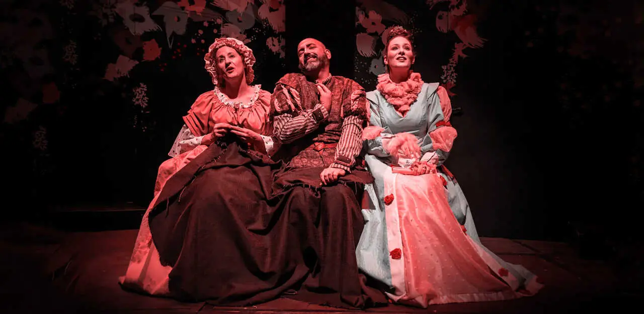&lsquo;Entre bobos anda el juego&rsquo; aterriza en la Sala Pereda con una versi&oacute;n vibrante, que une el esp&iacute;ritu del teatro cl&aacute;sico con la frescura de un montaje contempor&aacute;neo. / P.F