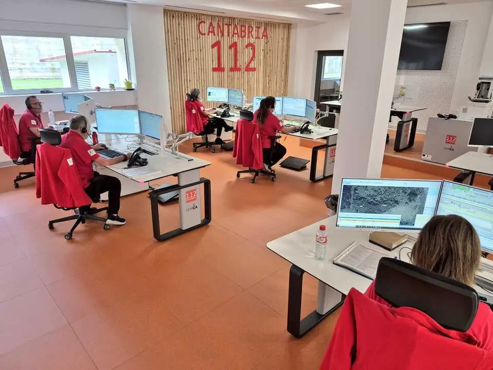 El 112 gestiona 57 incidencias por el fuerte viento y recibe 132 llamadas. / 112 CANTABRIA