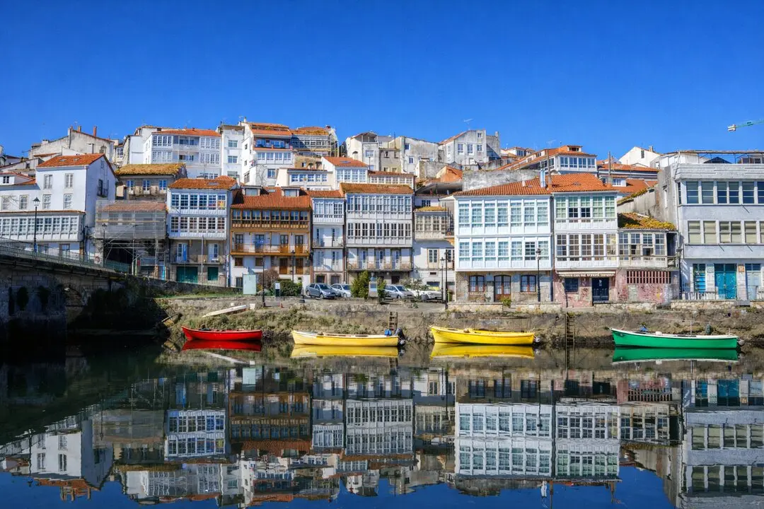 Betanzos es una ciudad medieval ba&ntilde;ada por los r&iacute;os Mandeo y Mendo. / i.a.
