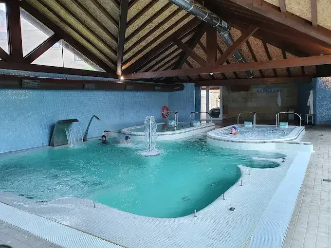 El relax que buscas est&aacute; al norte, rodeado de monta&ntilde;as y cerca del mar. Te contamos d&oacute;nde desconectar (de verdad) en Cantabria. / a.e