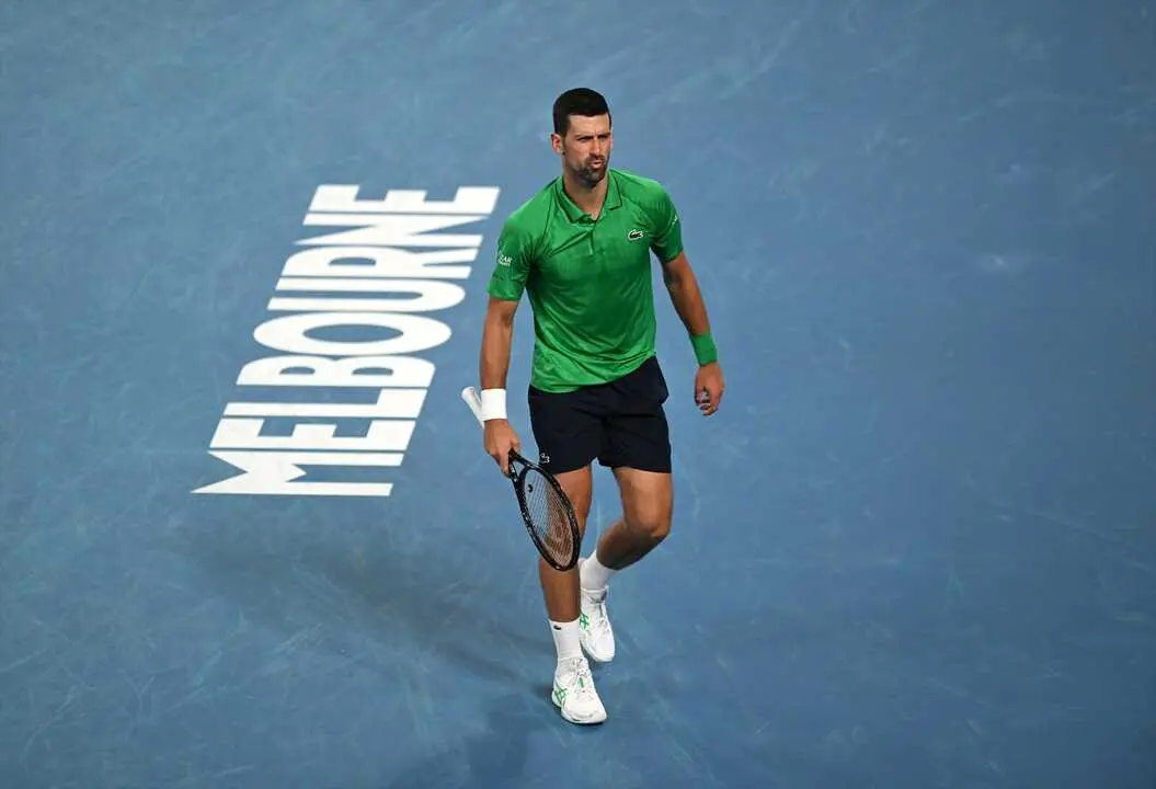Novak Djokovic de Serbia durante el partido de tercera ronda masculina contra Botic Van De Zandschulp de Pa&iacute;ses Bajos. / Lukas Coch