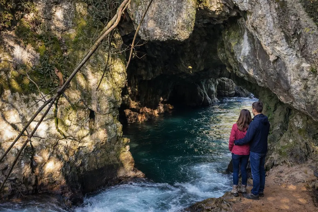 Esta ruta es perfecta para ir con ni&ntilde;os, desconectar en la naturaleza y descubrir restos de un balneario legendario. / I.A.