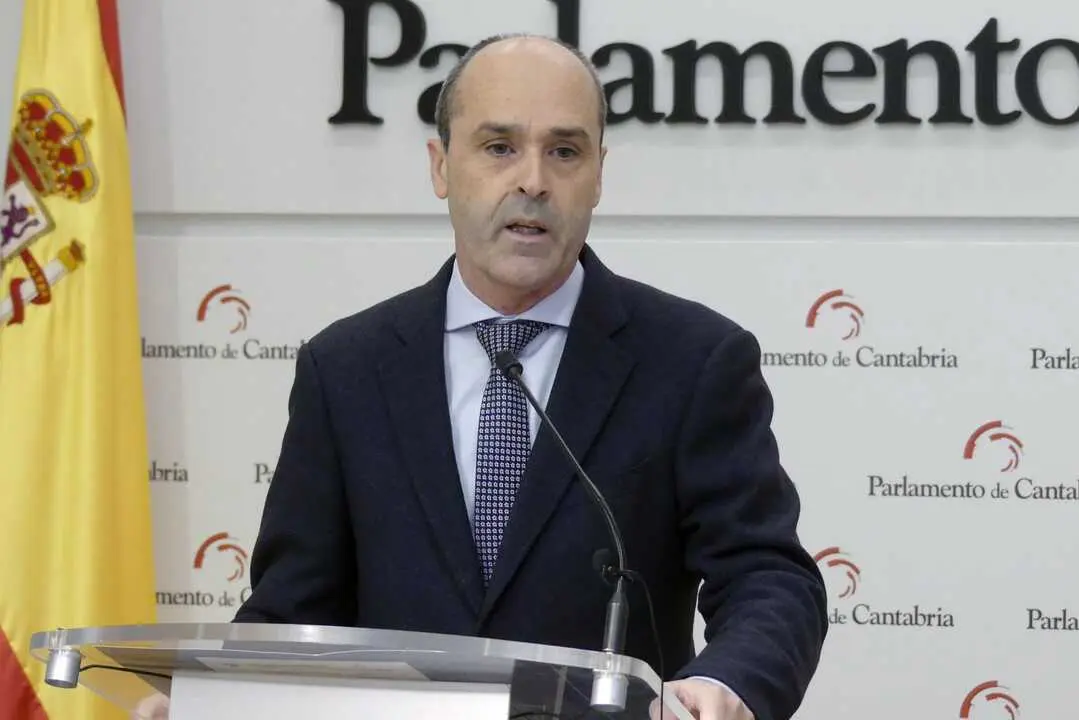El portavoz del Grupo Popular en el Parlamento de Cantabria, Juan Jos&eacute; Alonso. / ALERTA