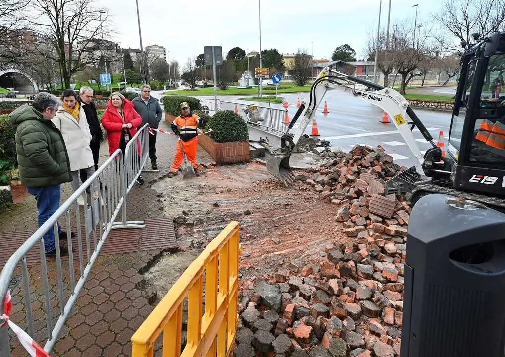 Las obras, con un plazo de ejecuci&oacute;n de dos semanas, abarcan una superficie de 190 metros cuadrados e incluyen mejoras en se&ntilde;alizaci&oacute;n, accesibilidad y drenaje. / A.E