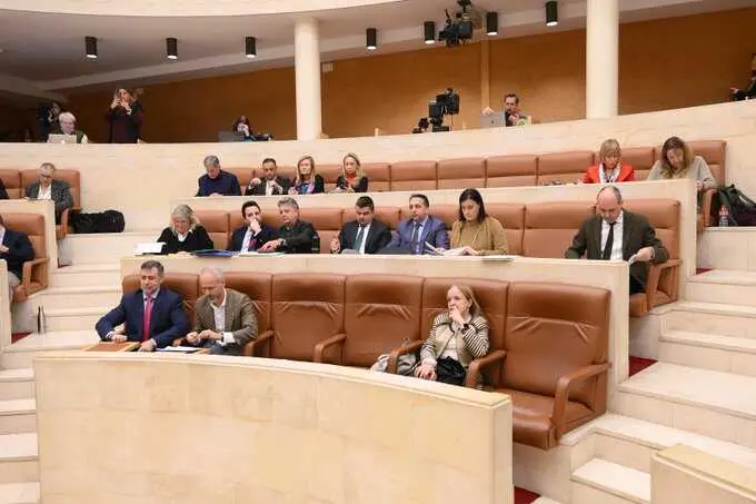 El Parlamento de Cantabria mostr&oacute; ayer su rechazo al nuevo modelo de financiaci&oacute;n auton&oacute;mica planteado por Pedro S&aacute;nchez. / a.e