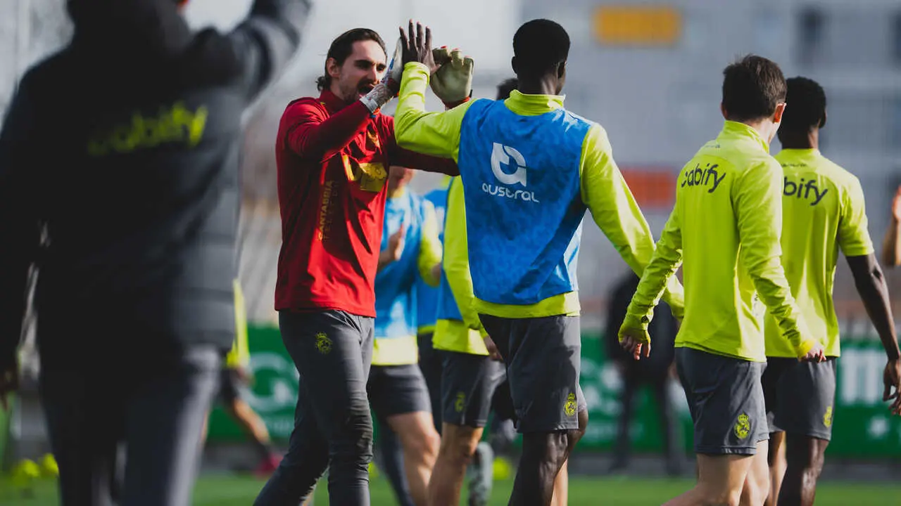 Los jugadores del Racing durante un entrenamiento. / RRC