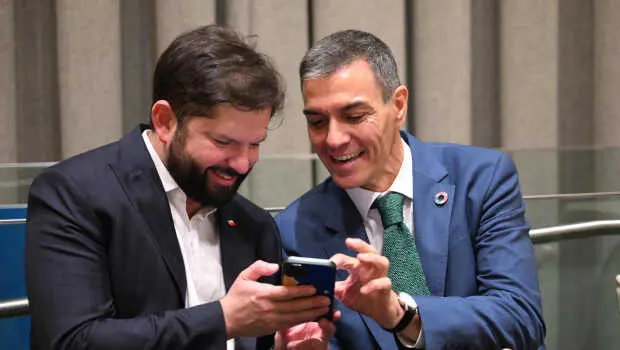 Pedro S&aacute;nchez y el expresidente de Chile, Gabriel Boric. Borja Puig de la Bellacasa/ Moncloa