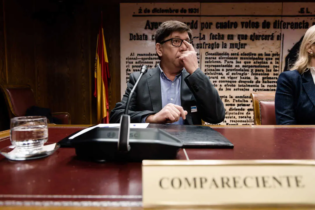 El exdirigente socialista Paco Salazar comparece durante la Comisi&oacute;n de Investigaci&oacute;n del &lsquo;caso Koldo&rsquo;. / EP