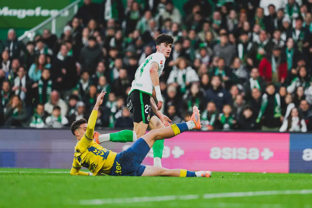 Manex durante el partido ante Las Palmas. / RRC