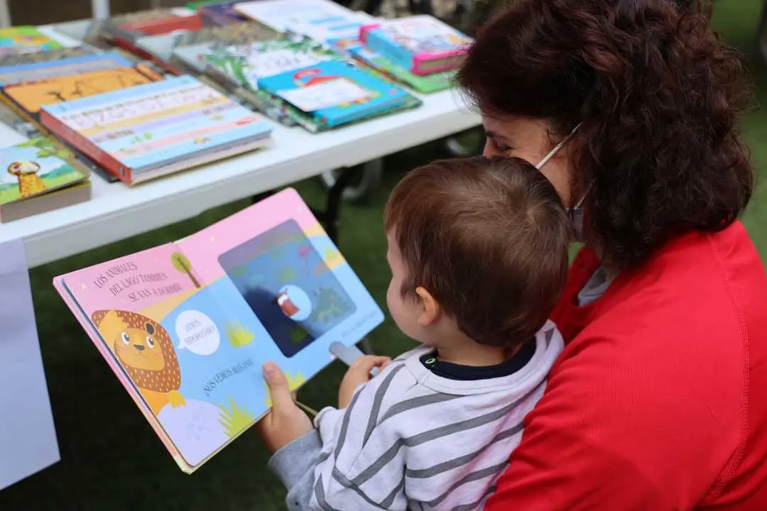 La lectura de ficci&oacute;n ayuda a los ni&ntilde;os a identificar emociones y desarrollar empat&iacute;a mediante la implicaci&oacute;n con los personajes. / EP