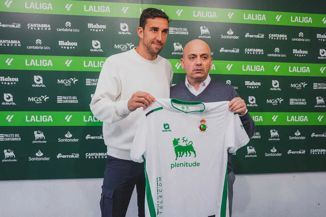 Jaime Mata se present&oacute; como nuevo jugador verdiblanco. / rrc