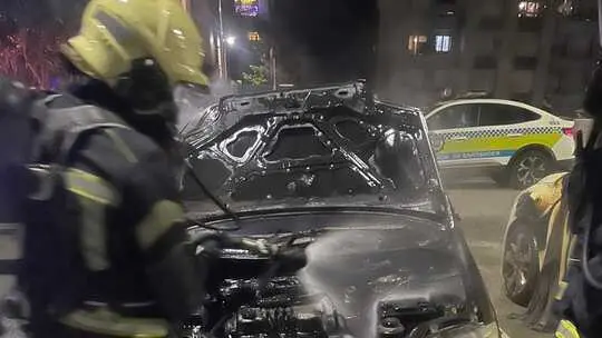 Un veh&iacute;culo calcinado. / BOMBEROS DE SANTANDER