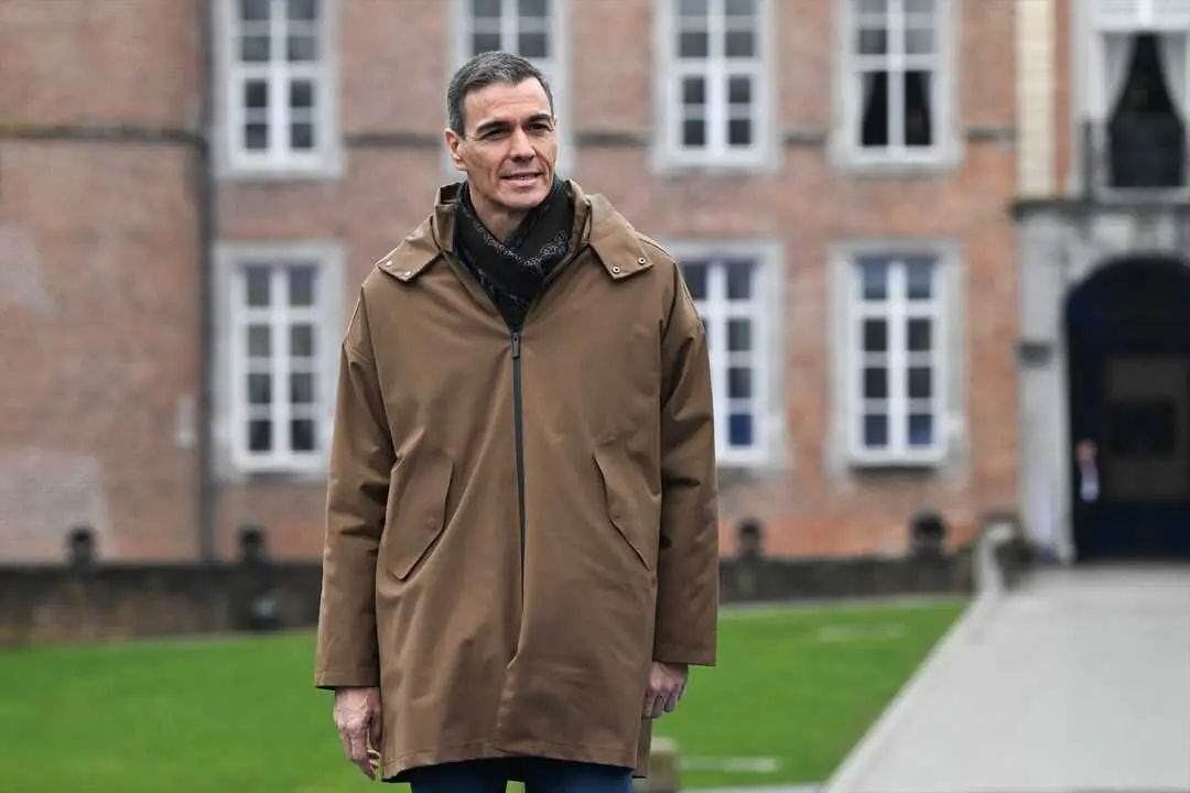 El presidente del Gobierno espa&ntilde;ol, Pedro S&aacute;nchez, llega a la reuni&oacute;n informativa de l&iacute;deres de la UE en Bilzen. / FREDERIC SIERAKOWSKI. / EP