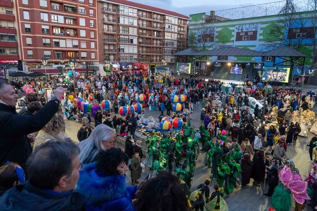 Varias personas disfrazadas en el Carnaval de Camargo. / EP