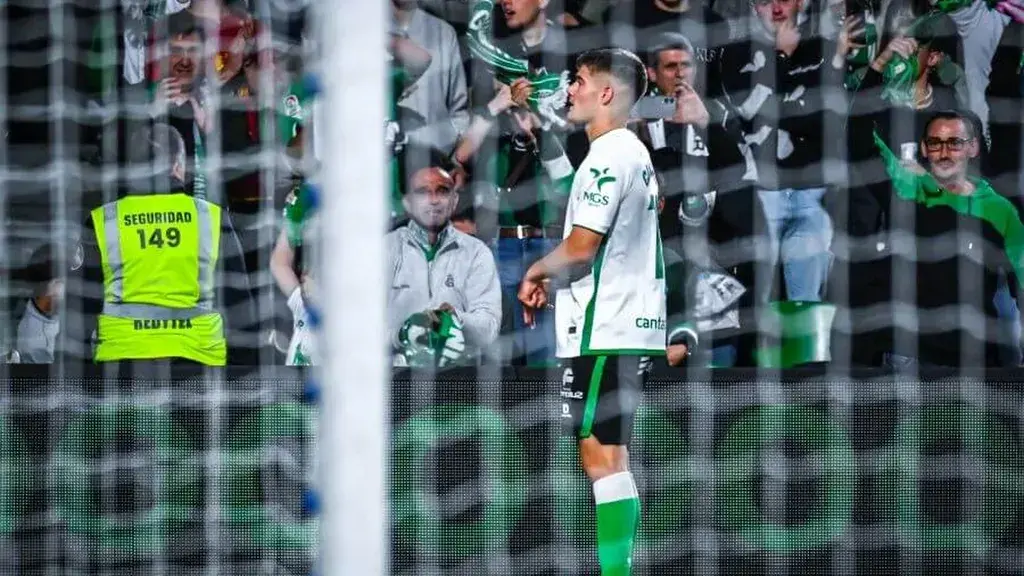 Peio Canales respalda al Racing tras la ca&iacute;da del liderato y asegura que el equipo compiti&oacute; a buen nivel. / L.H