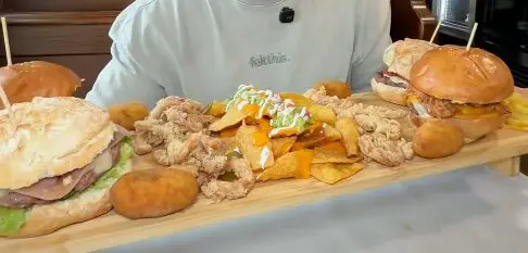 El tabl&oacute;n estrella del restaurante. / RRSS
