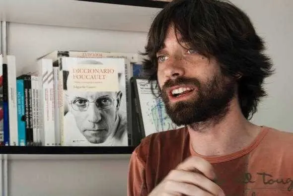 El escritor Juan G&oacute;mez B&aacute;rcena. / Blanca D&iacute;az / Archivo